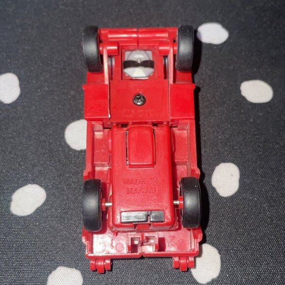 vintage MC TOY DynaBot Red Charger Pull Back N Go Transforming Robot 1985 - Picture 4 of 6